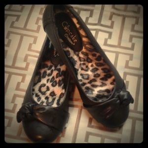 Girls Cupcake Couture Black Flats with Top Knot